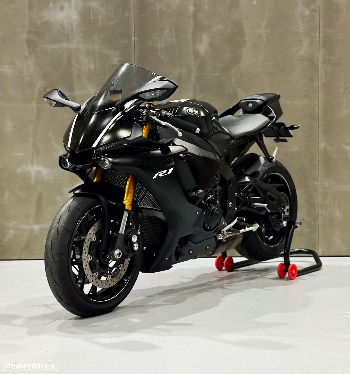Yamaha YZF R1 - 1