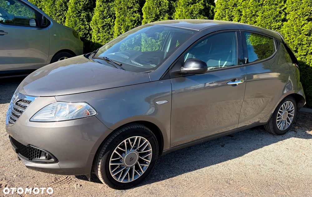 Lancia Ypsilon 1.2 8V Gold - 26
