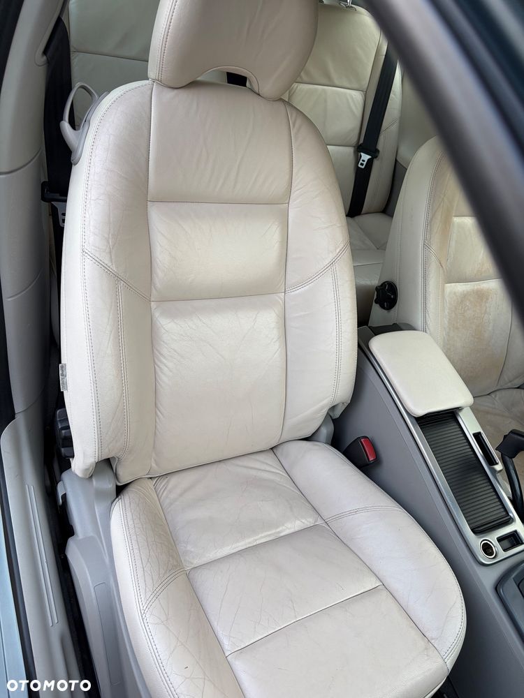 Volvo C30 2.0 - 12