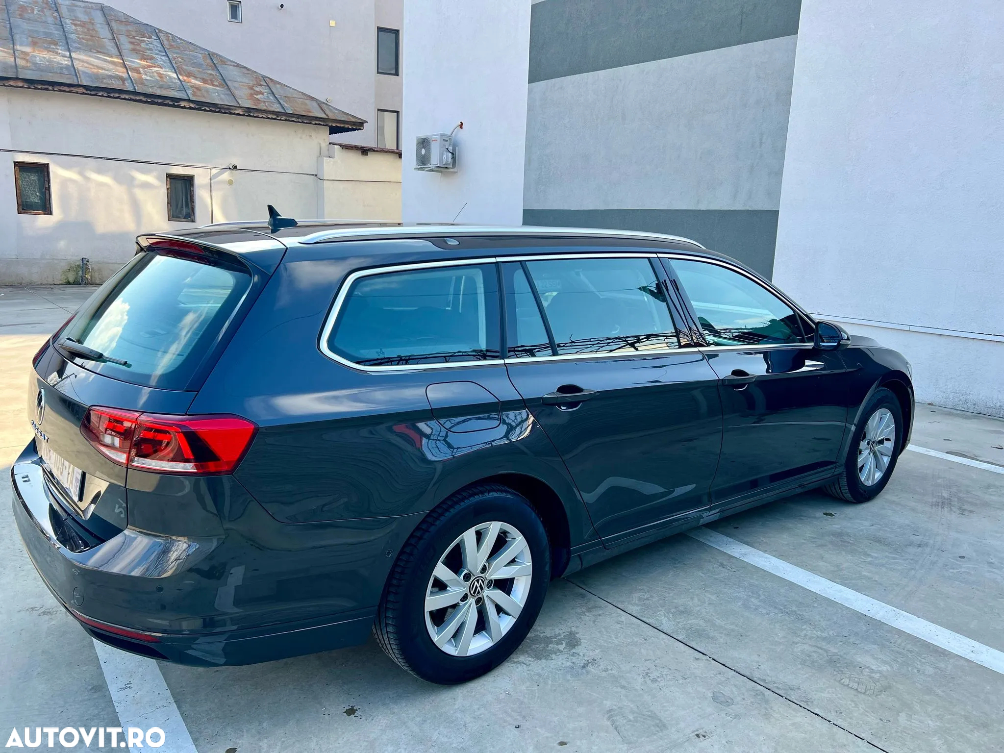 Volkswagen Passat Variant 2.0 TDI SCR DSG Business - 6