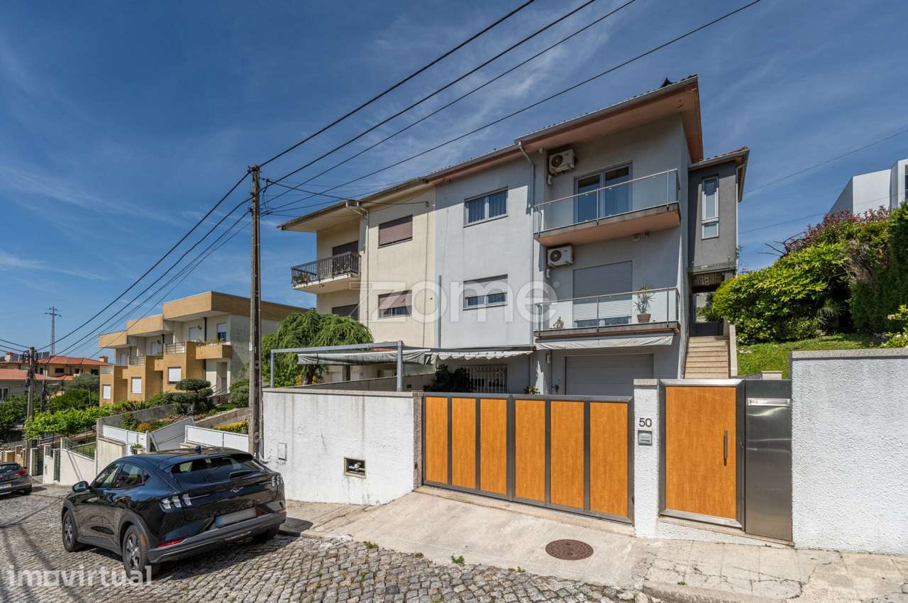 Moradia T3 Geminada em Aveleda, Braga - Grande imagem: 2/38