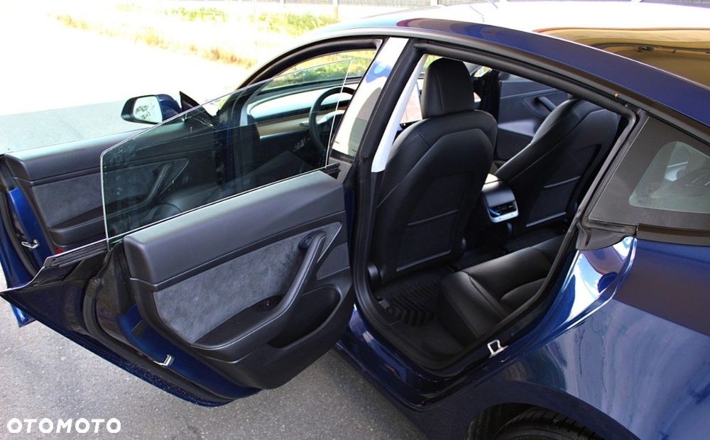 Tesla Model 3 - 13
