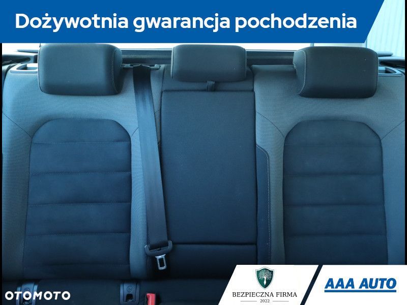 Volkswagen Golf - 11