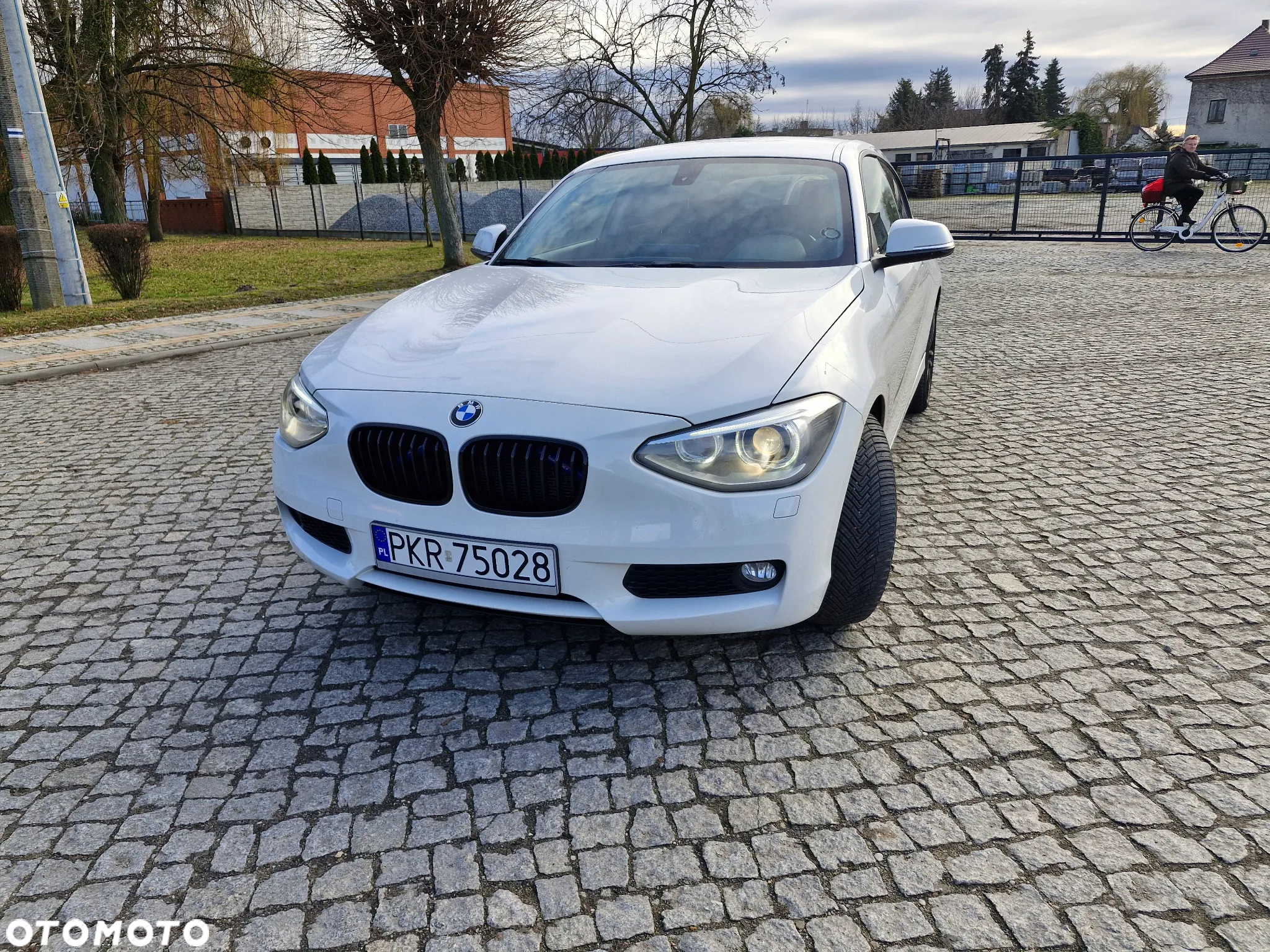 BMW Seria 1 118d Sport Line - 2