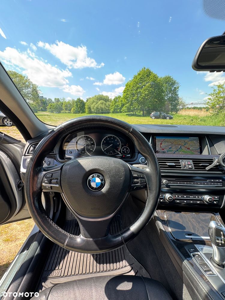 BMW Seria 5 528i xDrive Luxury Line - 9