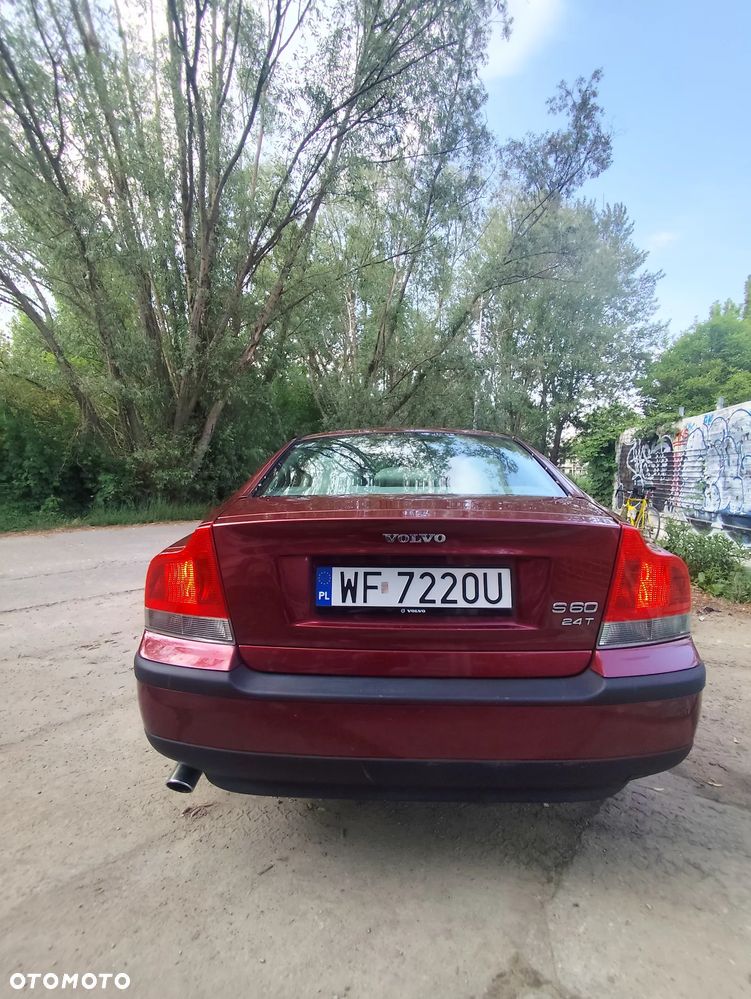 Volvo S60 2.4 T - 4