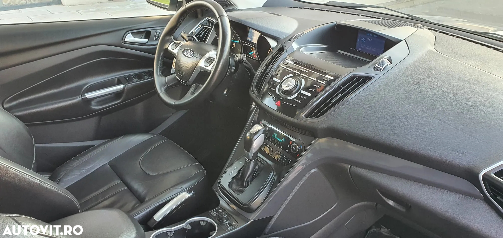 Ford Kuga - 10