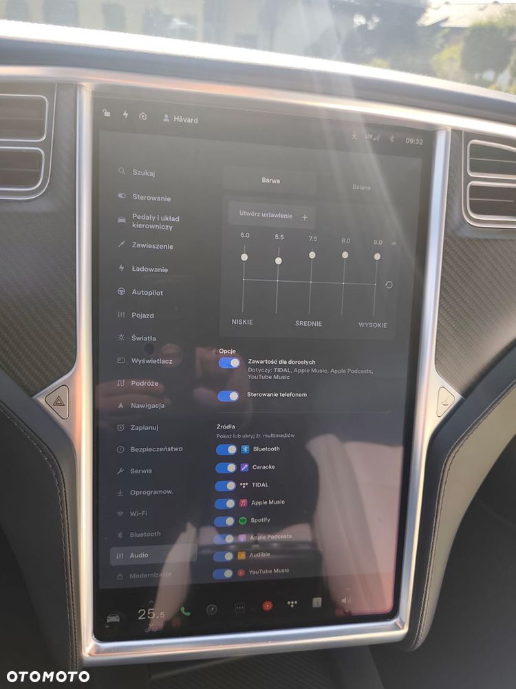 Tesla Model S - 29