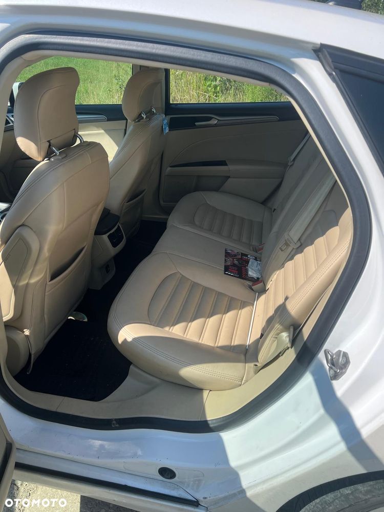 Ford Fusion - 14