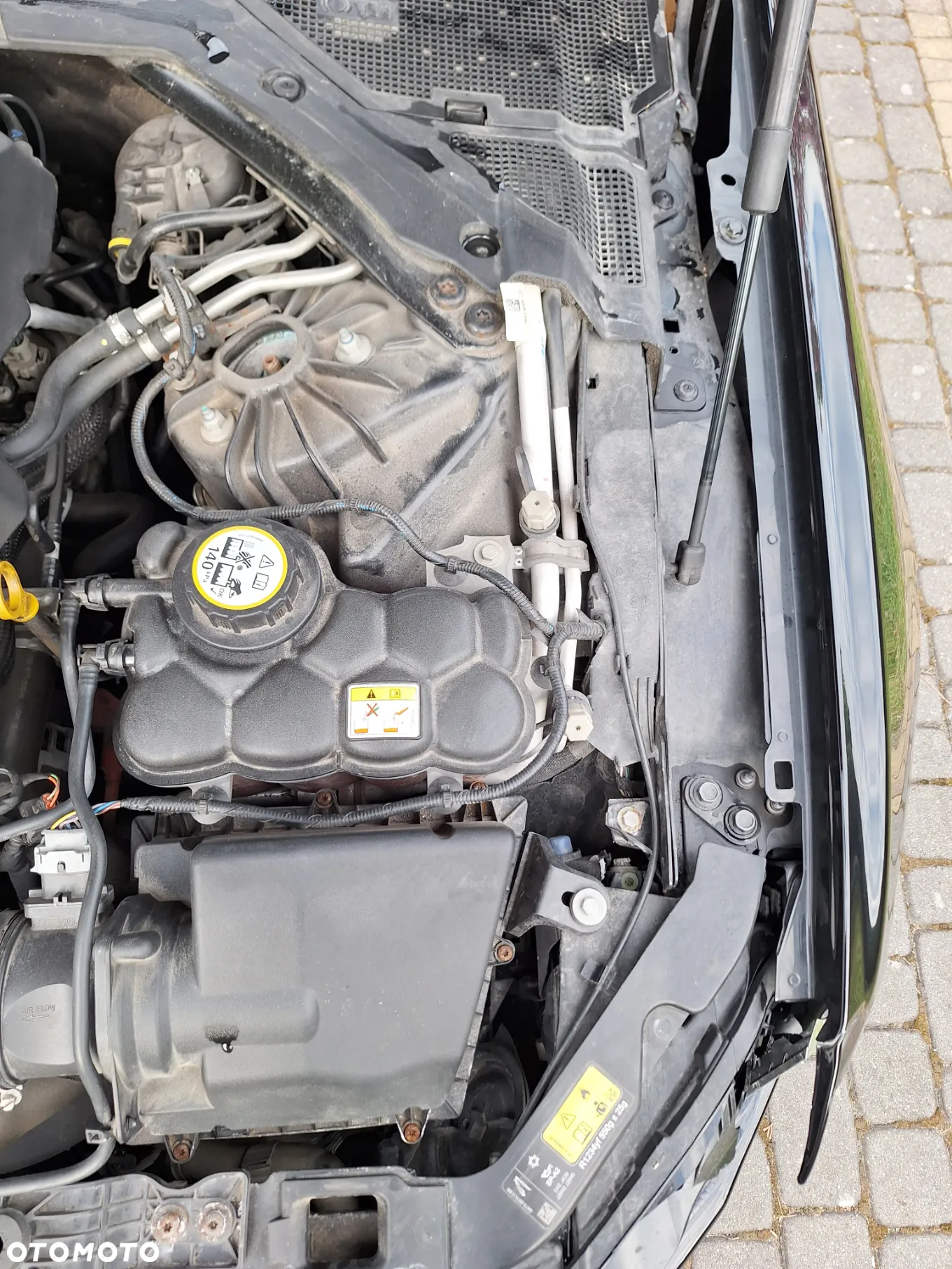 Jaguar XE 2.0 D R-Sport - 17