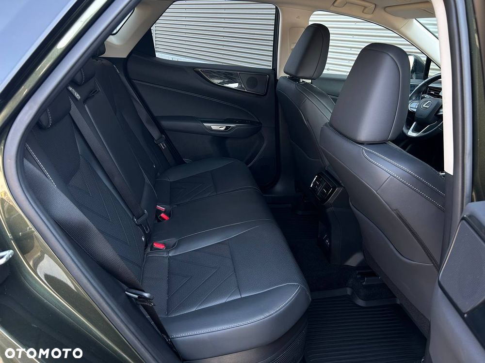 Lexus NX 350h Prestige AWD - 30