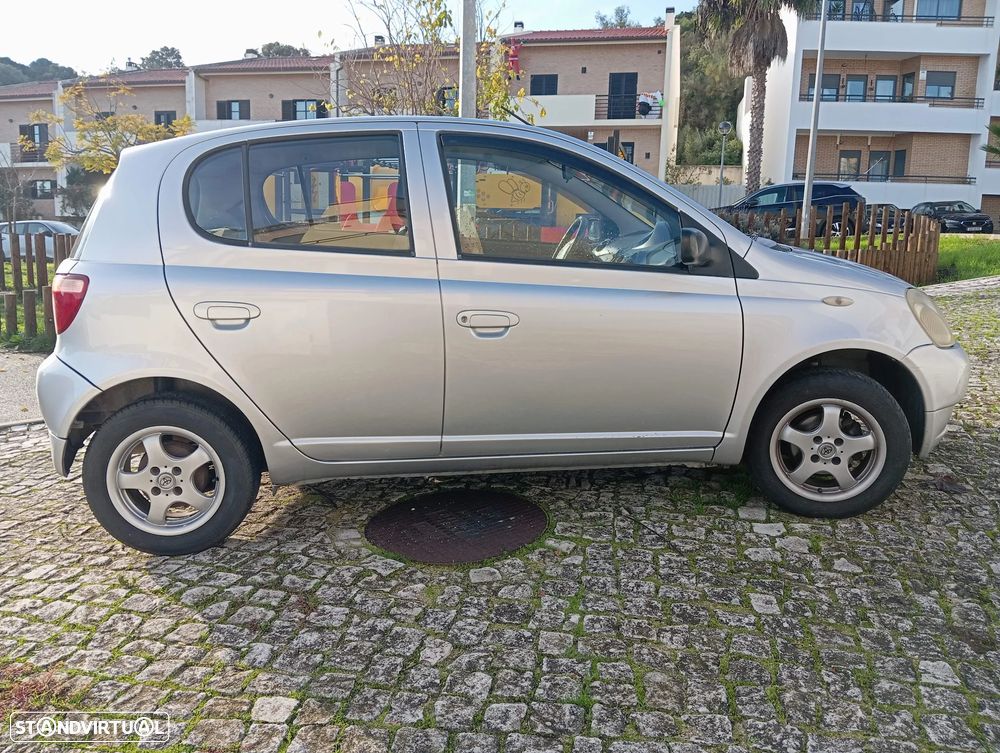 Toyota Yaris 1.0 Terra DA+ABS+CD+AC - 3