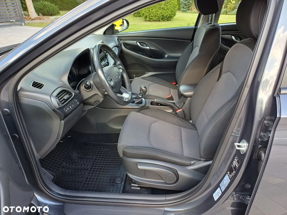 Hyundai i30 1.5 DPI Classic + - 32