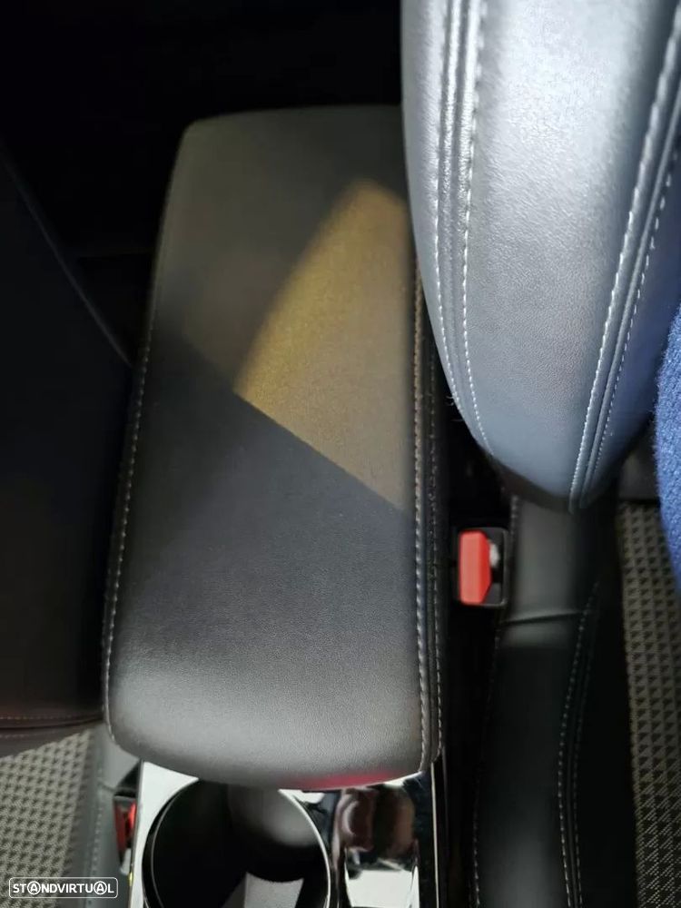 Peugeot e-208 50 kWh GT - 29