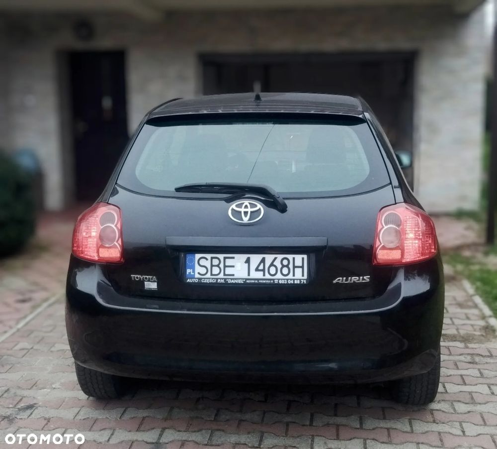 Toyota Auris 1.33 VVT-i Terra - 9