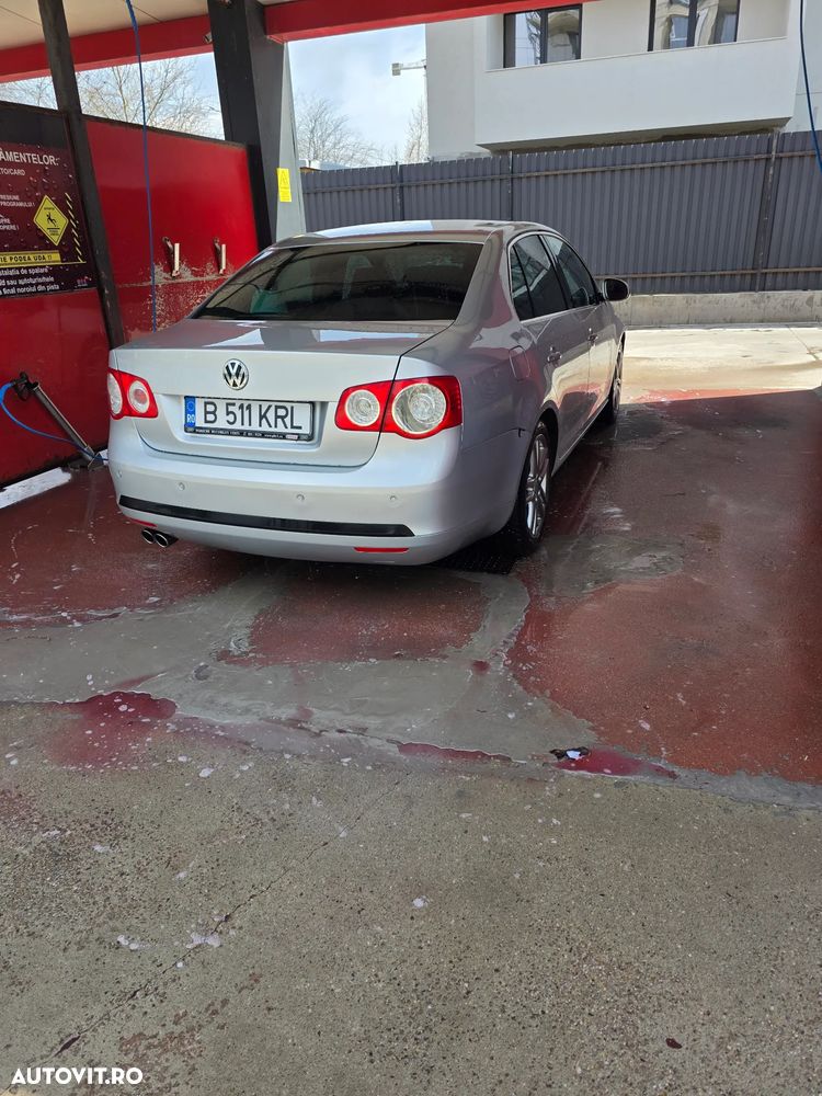 Volkswagen Jetta - 7