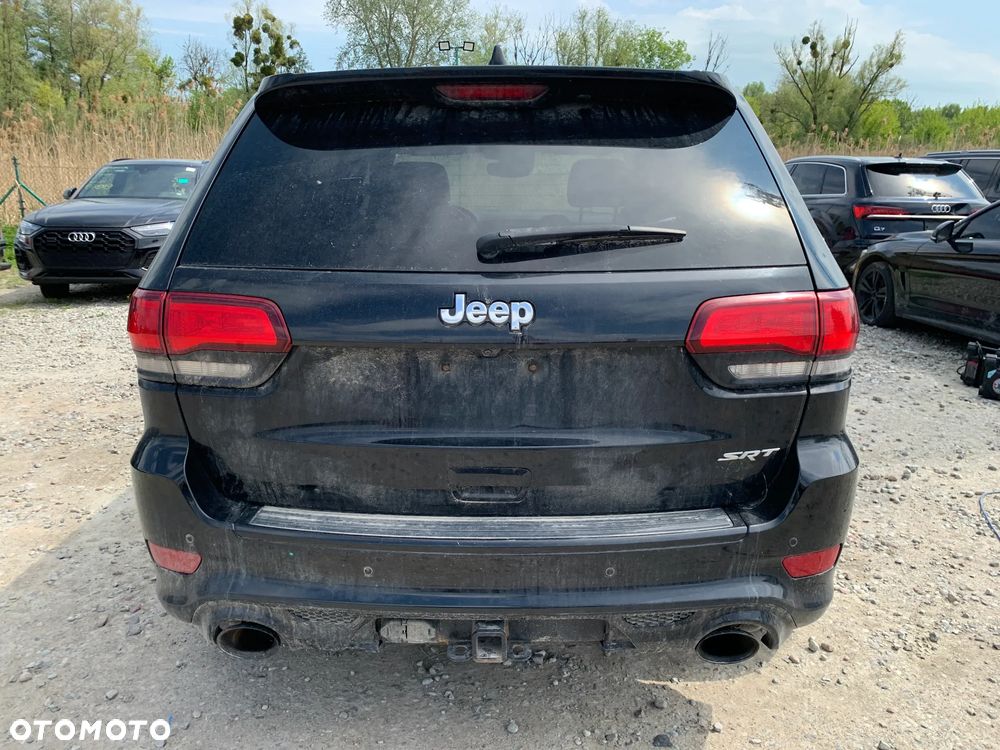 Jeep Grand Cherokee SRT - 8