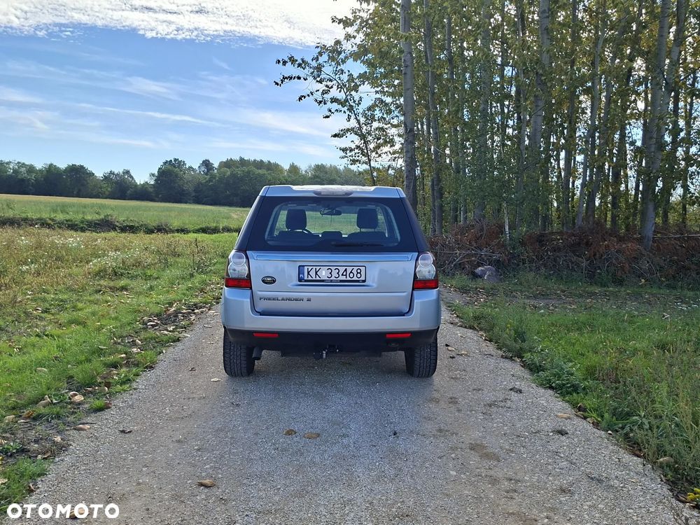 Land Rover Freelander 2011 photo 4