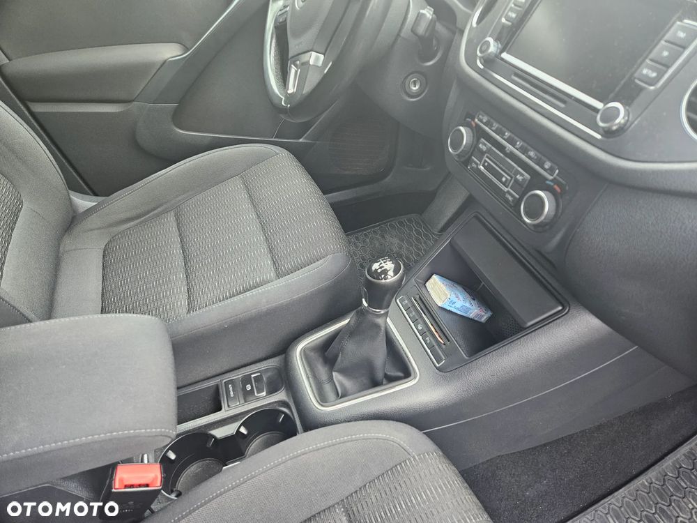 Volkswagen Tiguan - 11