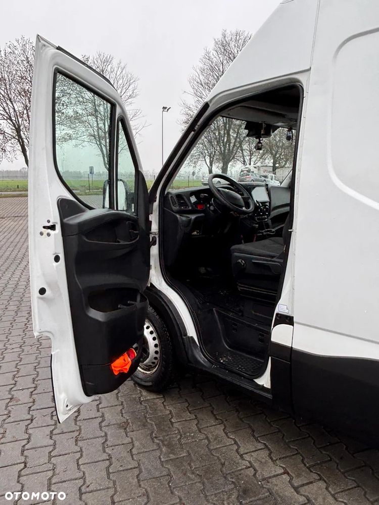 Iveco 35S17 - 21
