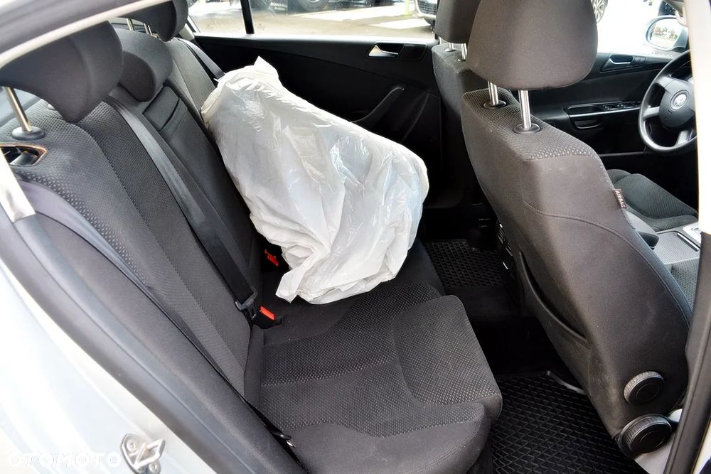 Volkswagen Passat 2.0 TDI Comfortline DSG - 15