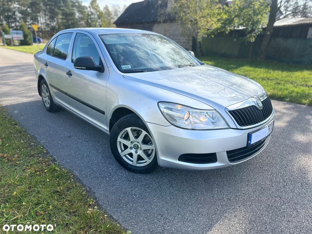 Skoda Octavia 2009 photo 2