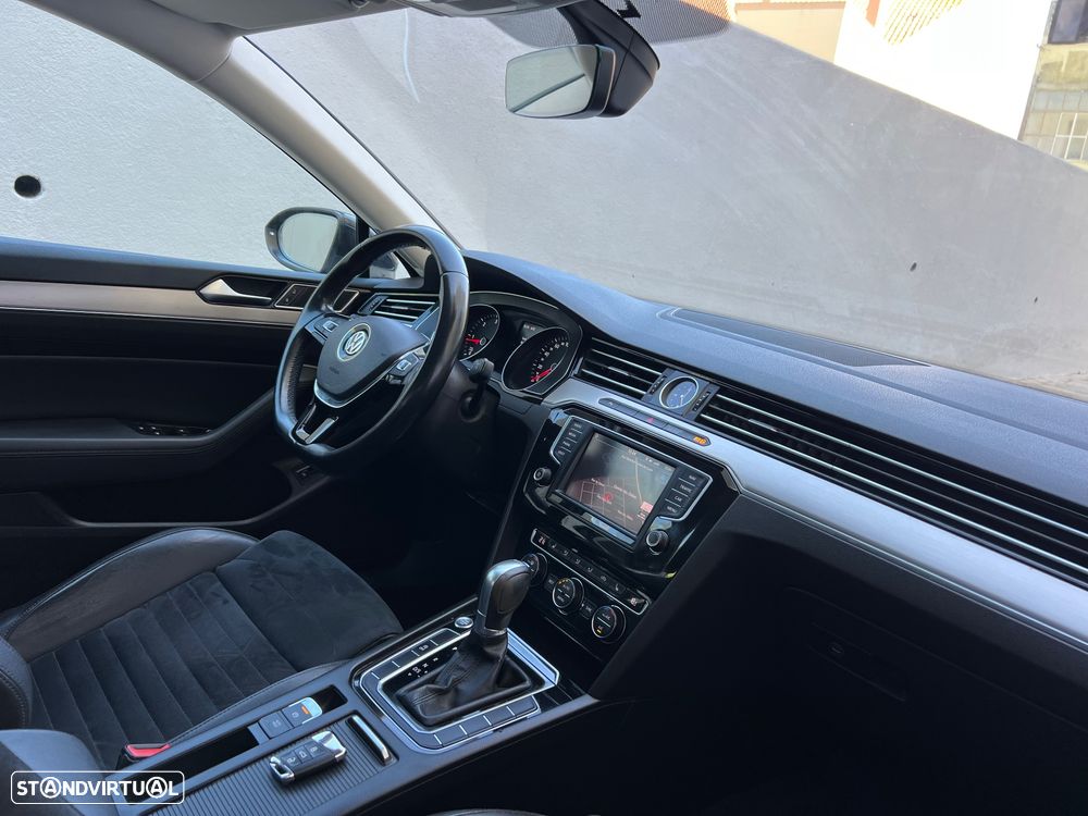 VW Passat 2.0 TDI Confortline DSG - 31