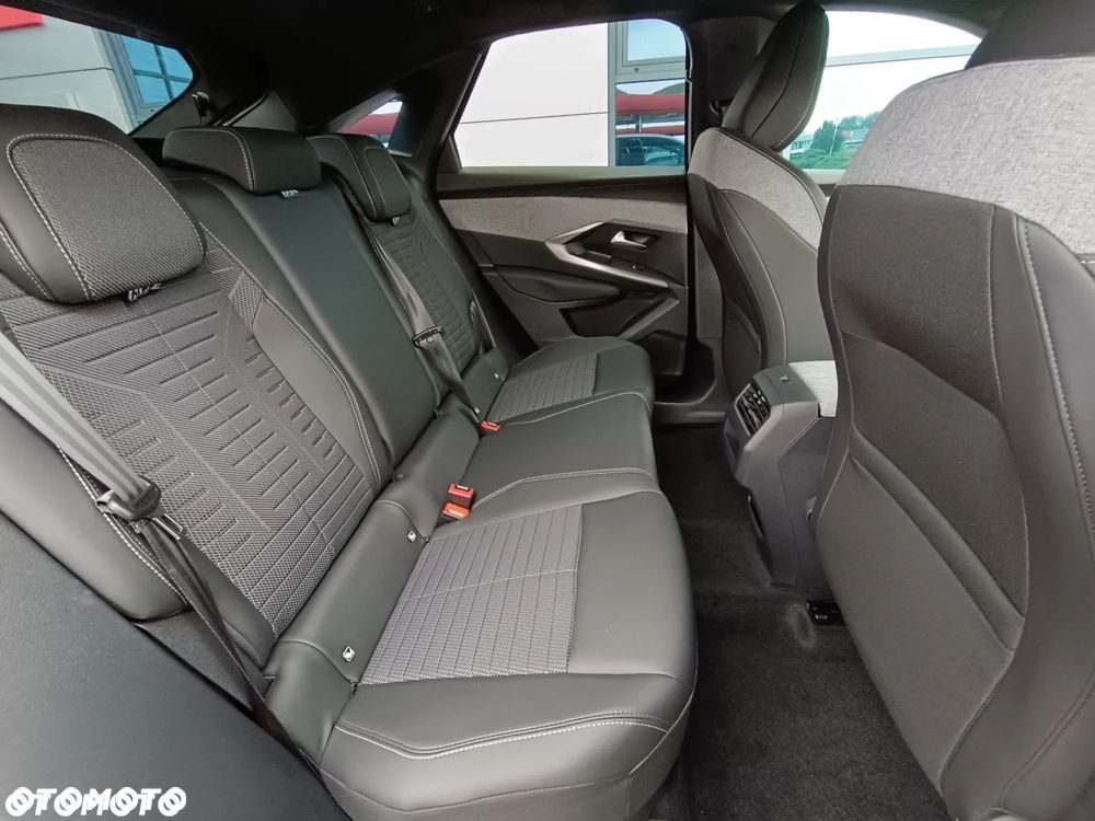 Peugeot 3008 1.2 PureTech mHEV Allure e-DCS6 - 7