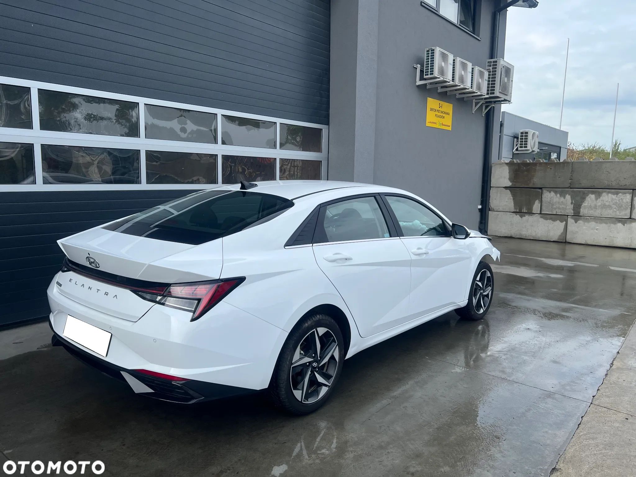 Hyundai Elantra 1.6 Smart - 1