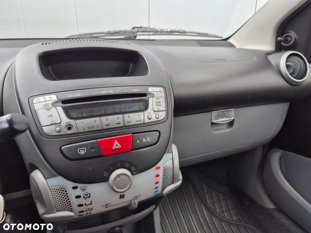 Toyota Aygo 1.0 VVT-i Luna EU5 - 9