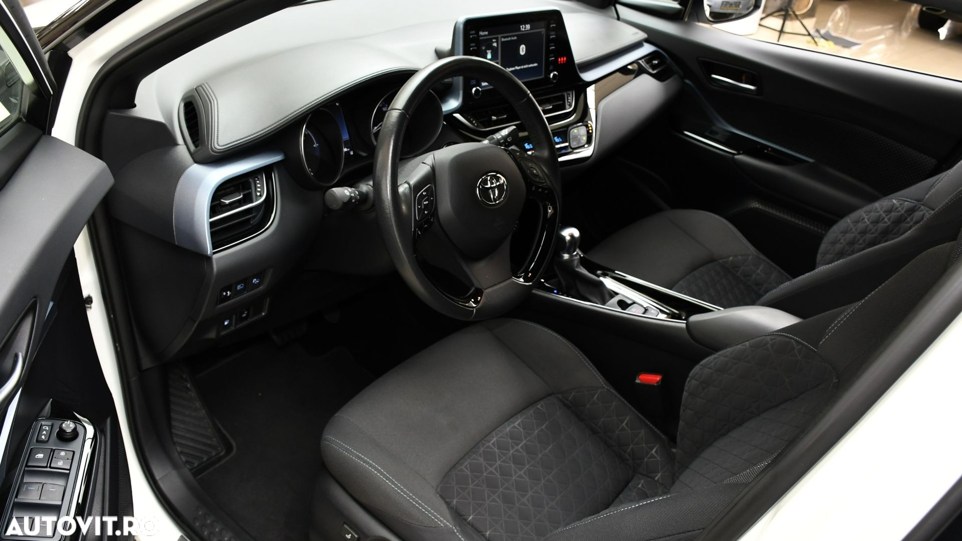 Toyota C-HR - 12