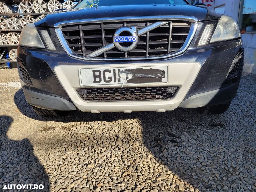 Bara fata Volvo XC60 2008 - 2013 Negru (1104) Diesel model fara spalatoare far - 1