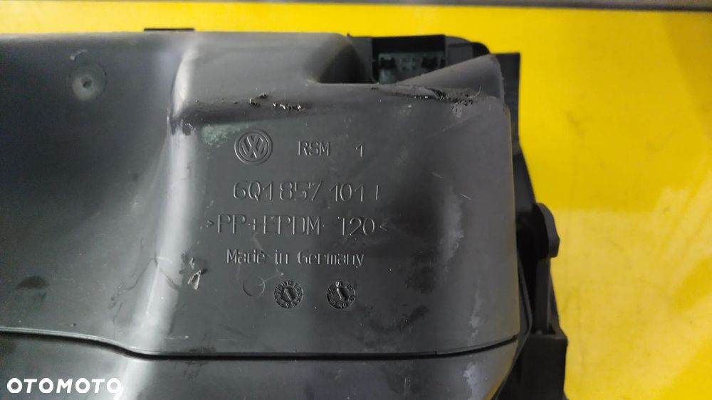 SCHOWEK VOLKSWAGEN POLO 9N 6Q1857097T - 2