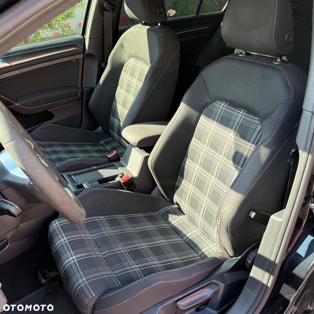 Volkswagen Golf 2.0 TDI BMT GTD - 11