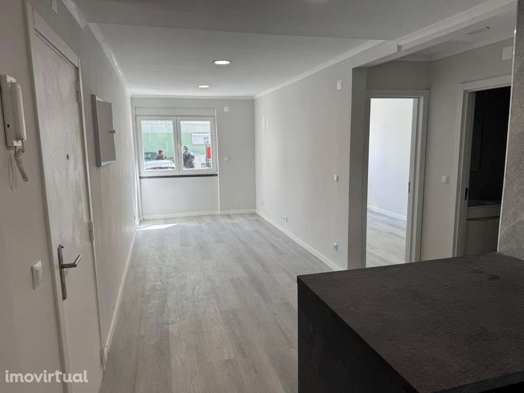 Apartamento T2, Benfica, em fase de remodelação - Grande imagem: 3/9