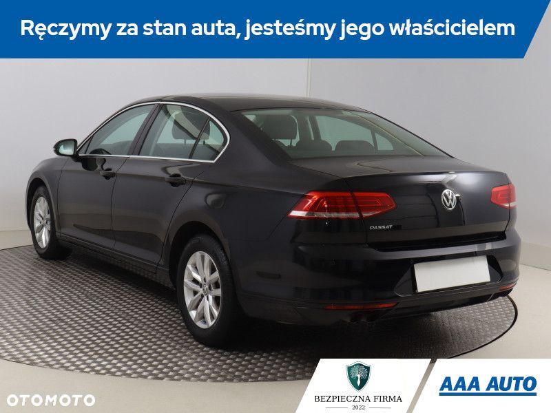 Volkswagen Passat - 6