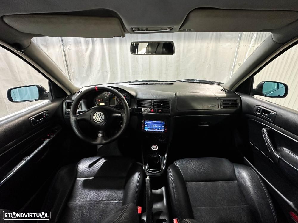 VW Golf 1.9 TDi 25 Anos - 11