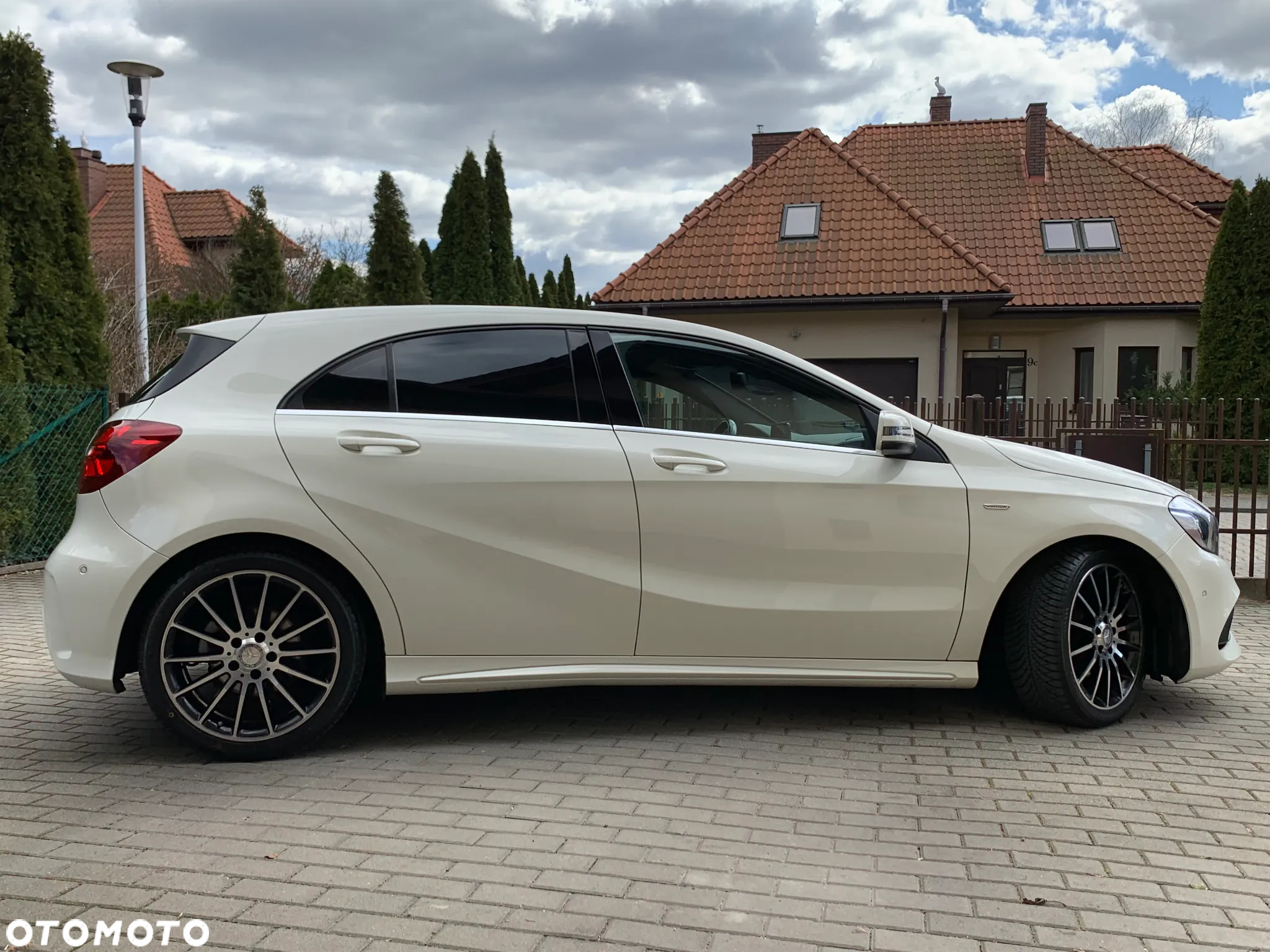 Mercedes-Benz Klasa A 180 7G-DCT AMG Line - 7