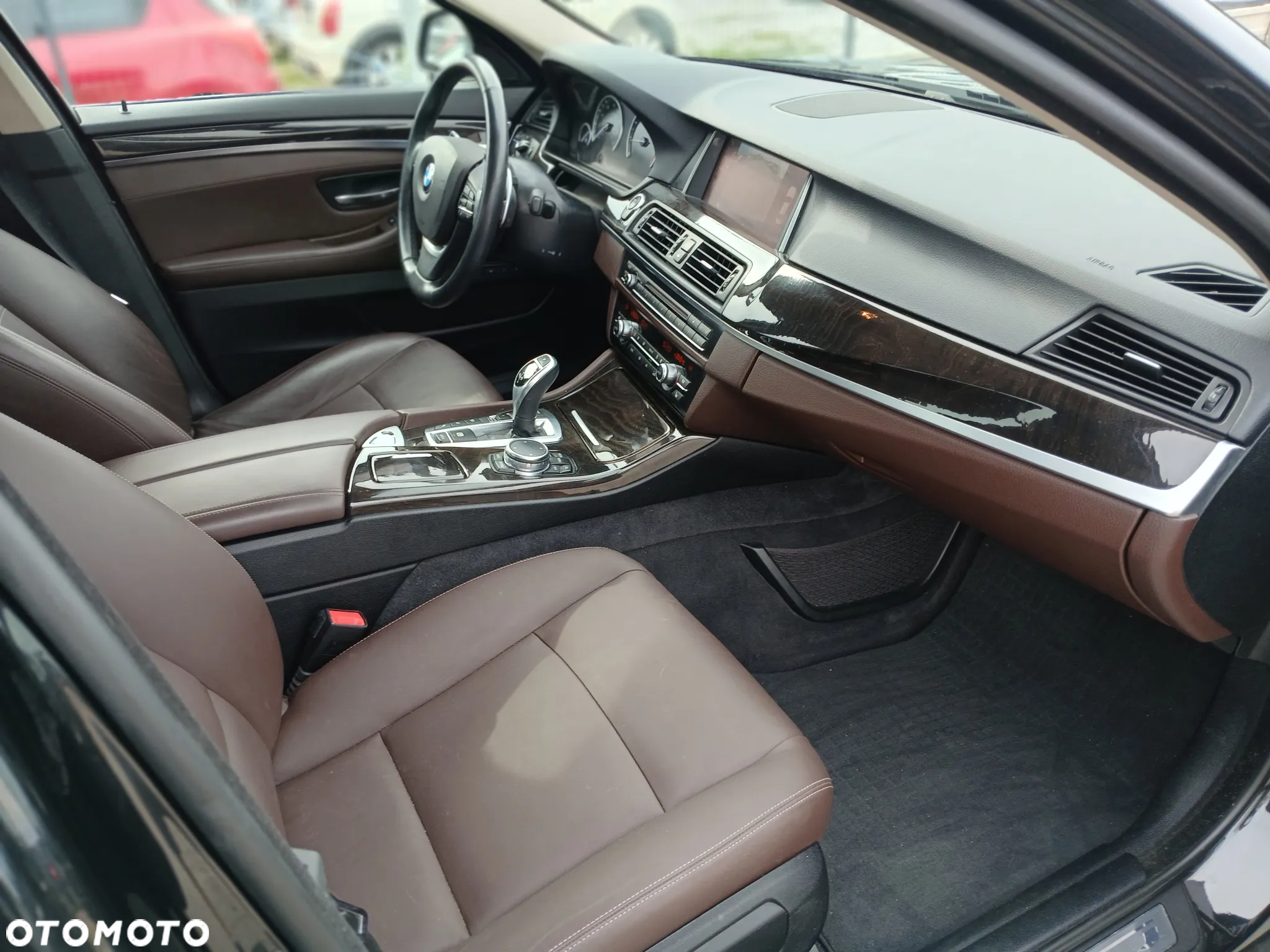 BMW Seria 5 528i xDrive Luxury Line - 12