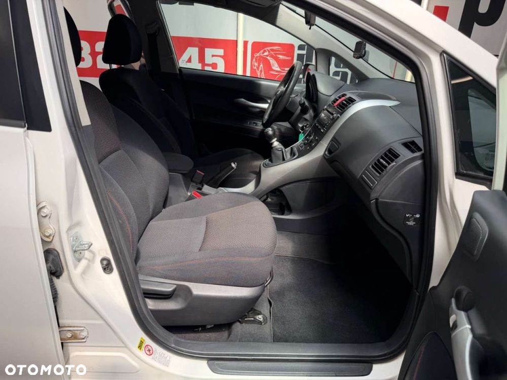 Toyota Auris - 38