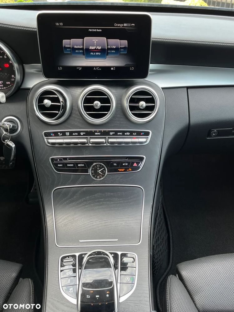 Mercedes-Benz Klasa C AMG 43 4Matic T 9G-TRONIC - 31
