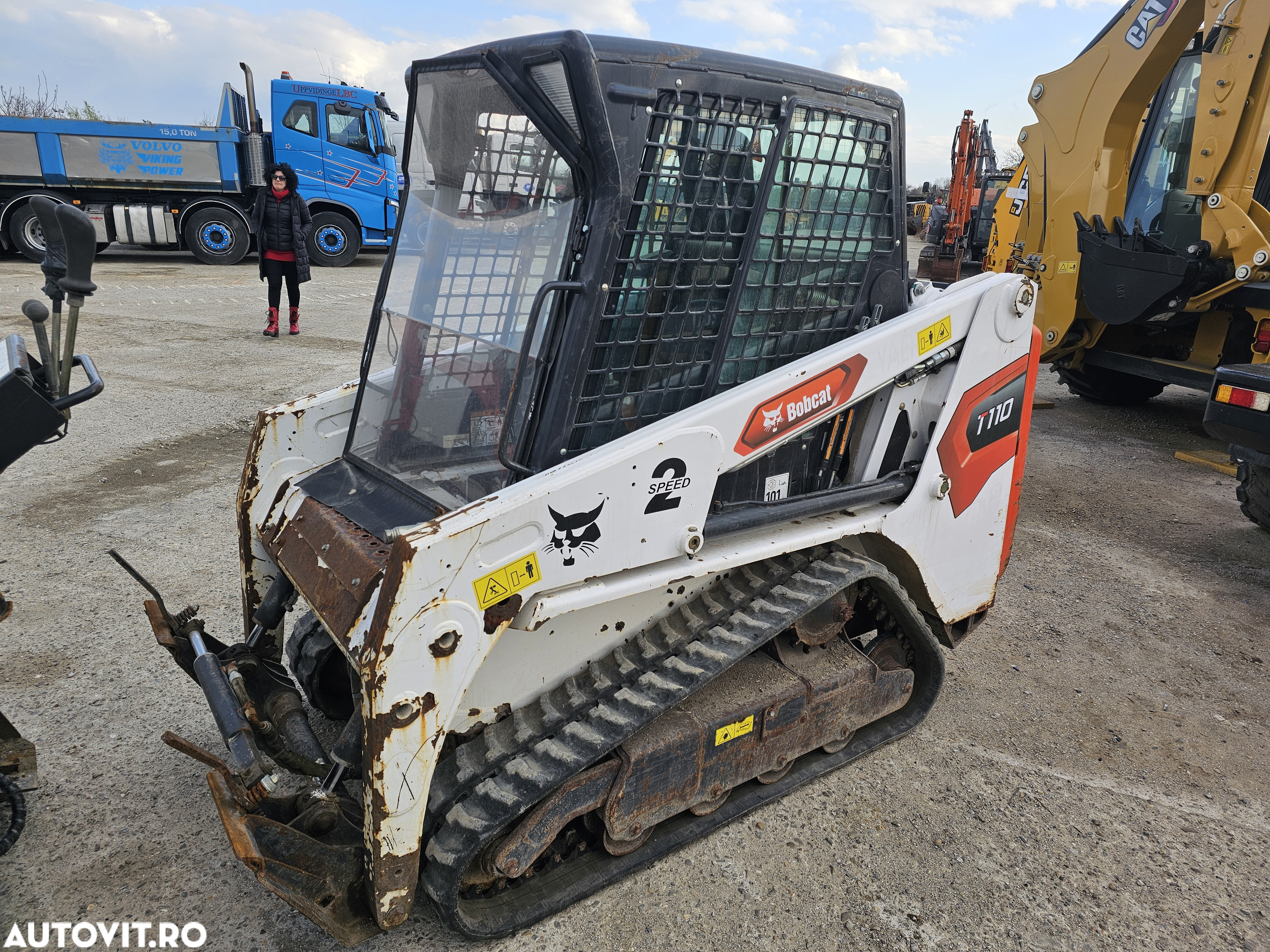 Bobcat T110 miniincarcator pe senile cu brat excavator bobcat miniexcavator  incarcator frontal - 2