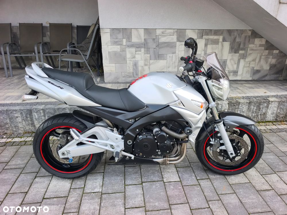 Suzuki GSR