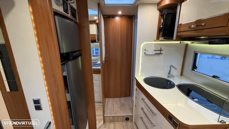 Fleurette Magister 74 LMF c.central e basculante - 17