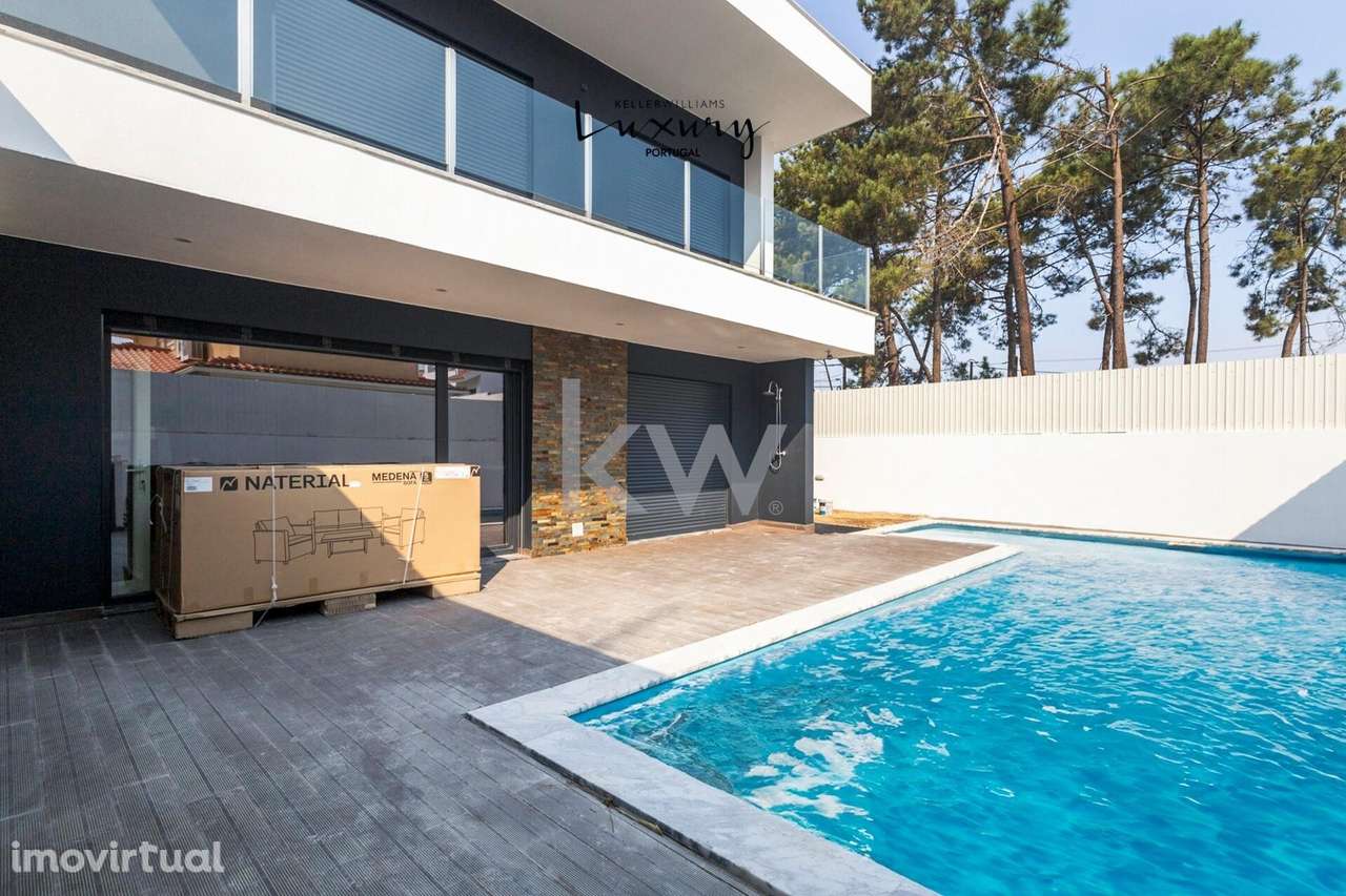 Moradia T4 isolada com piscina, zona nobre de Corroios, perto das prai - Grande imagem: 4/34
