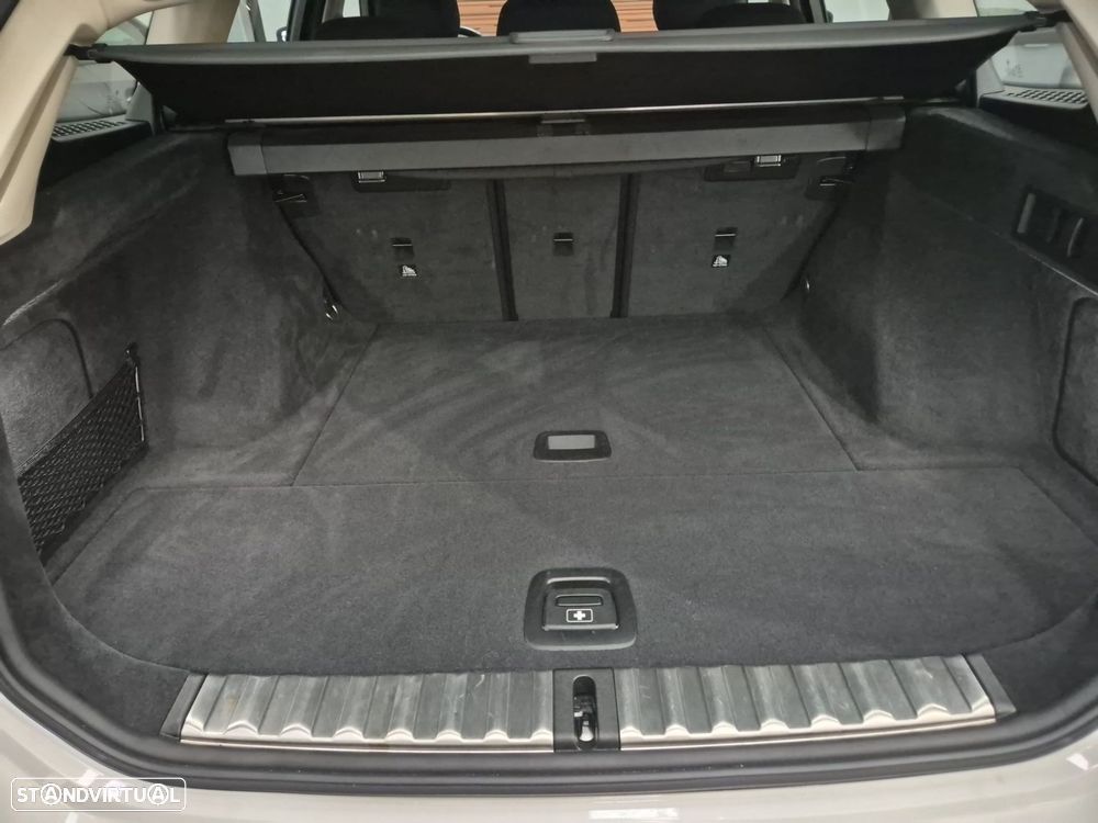 BMW 318 d Touring - 34