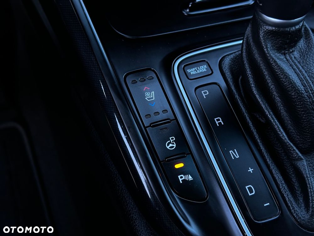 Kia Carens 1.7 CRDi L - 22