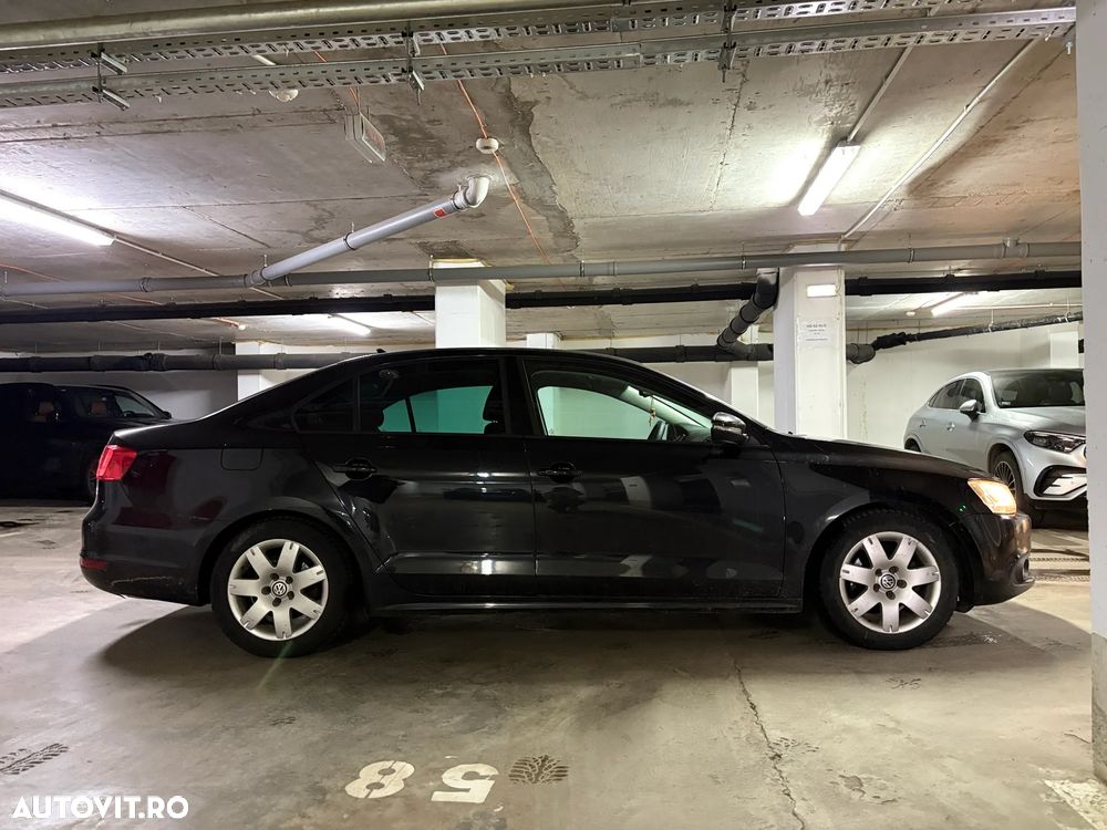 Volkswagen Jetta - 8