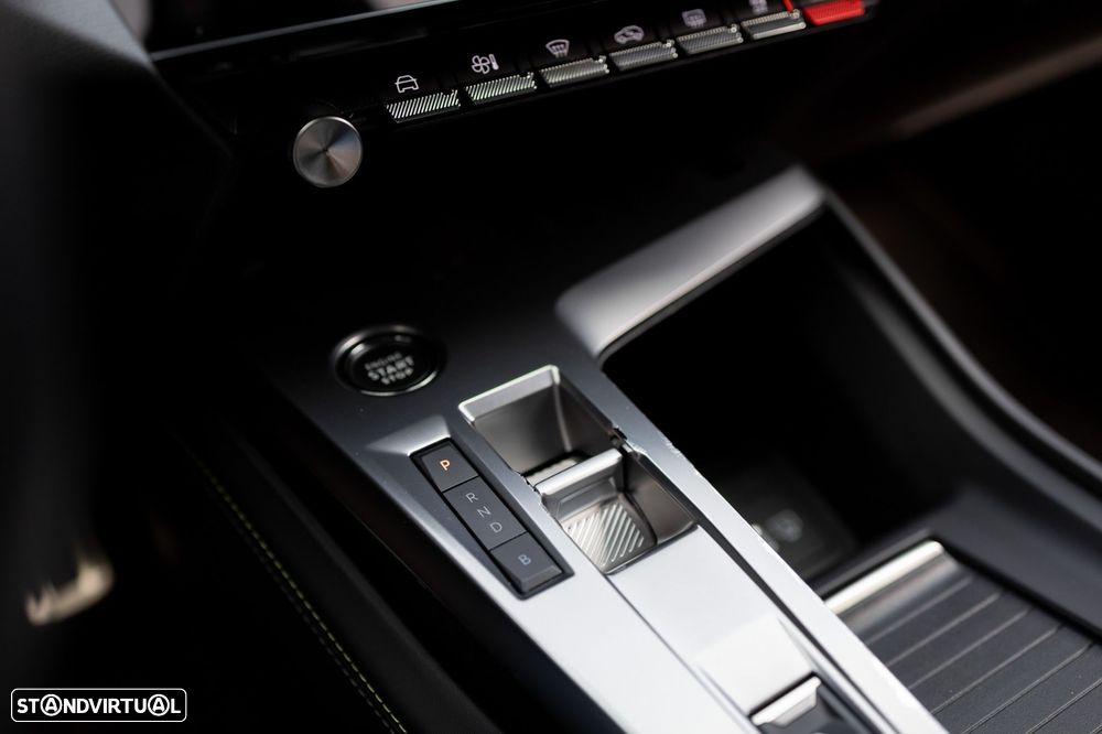 Peugeot 408 225 e-EAT8 GT - 8
