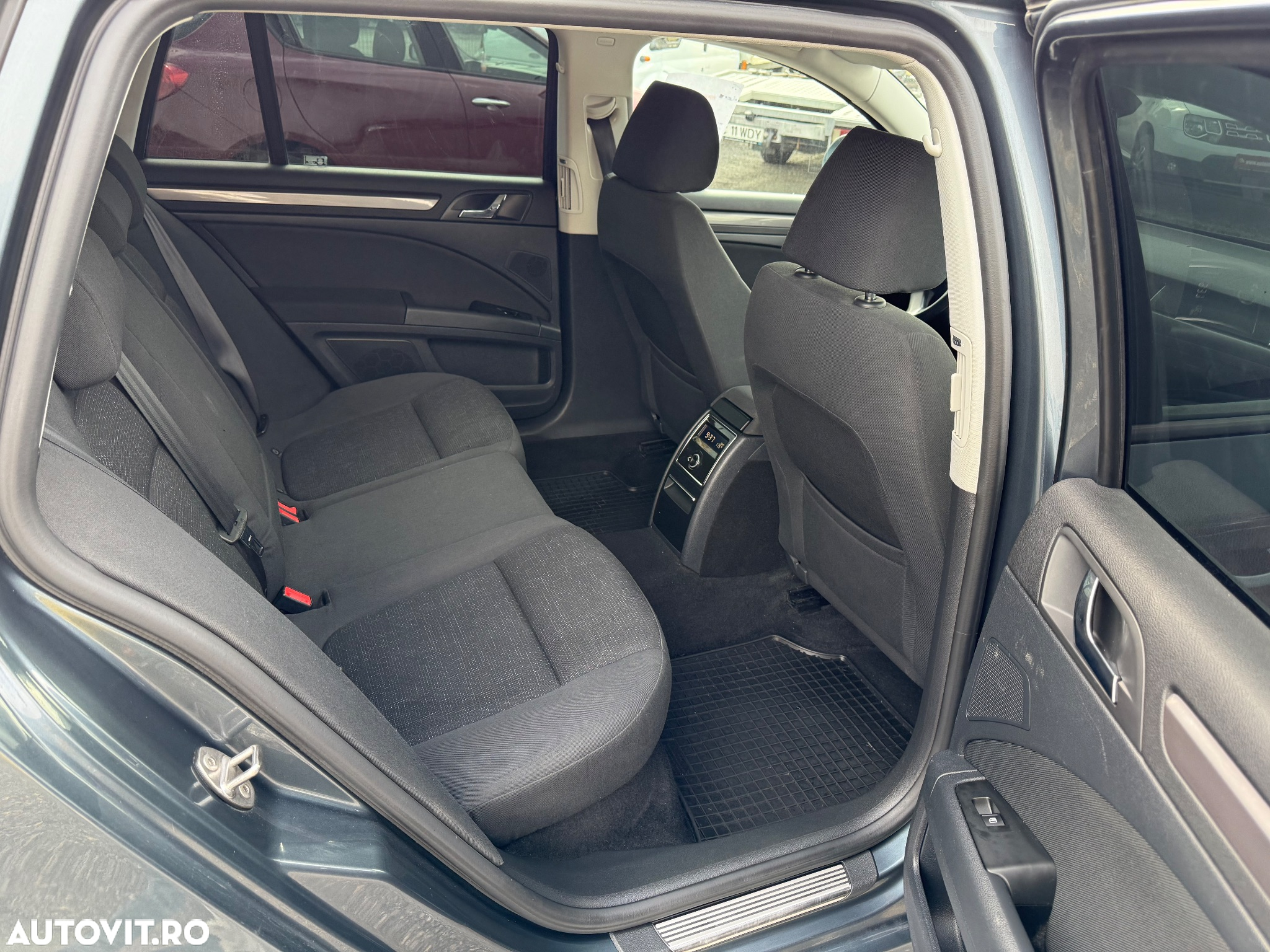 Skoda Superb 2.0 TDI DSG Exclusive - 7